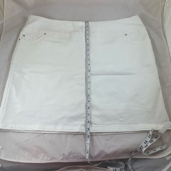 S.C. & CO XXL Skort White. - Picture 8 of 14
